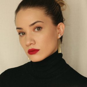 zlatne viseće naušnice s biserom