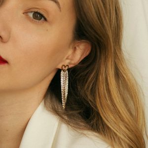 viseće naušnice sa srcem