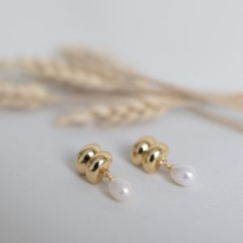 naušnice s visećim biserom